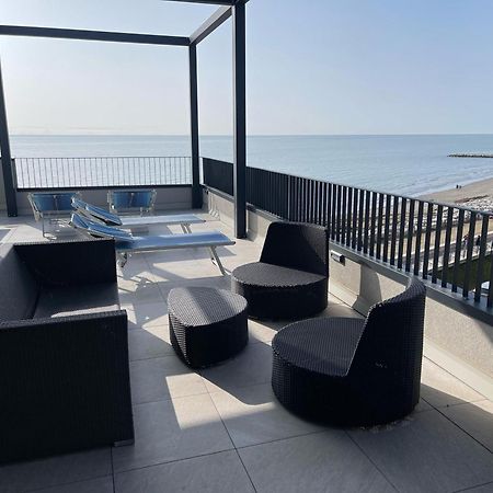 Nuovo Residence Serenissima Frontemare - Agenzia Cocal Caorle Eksteriør billede