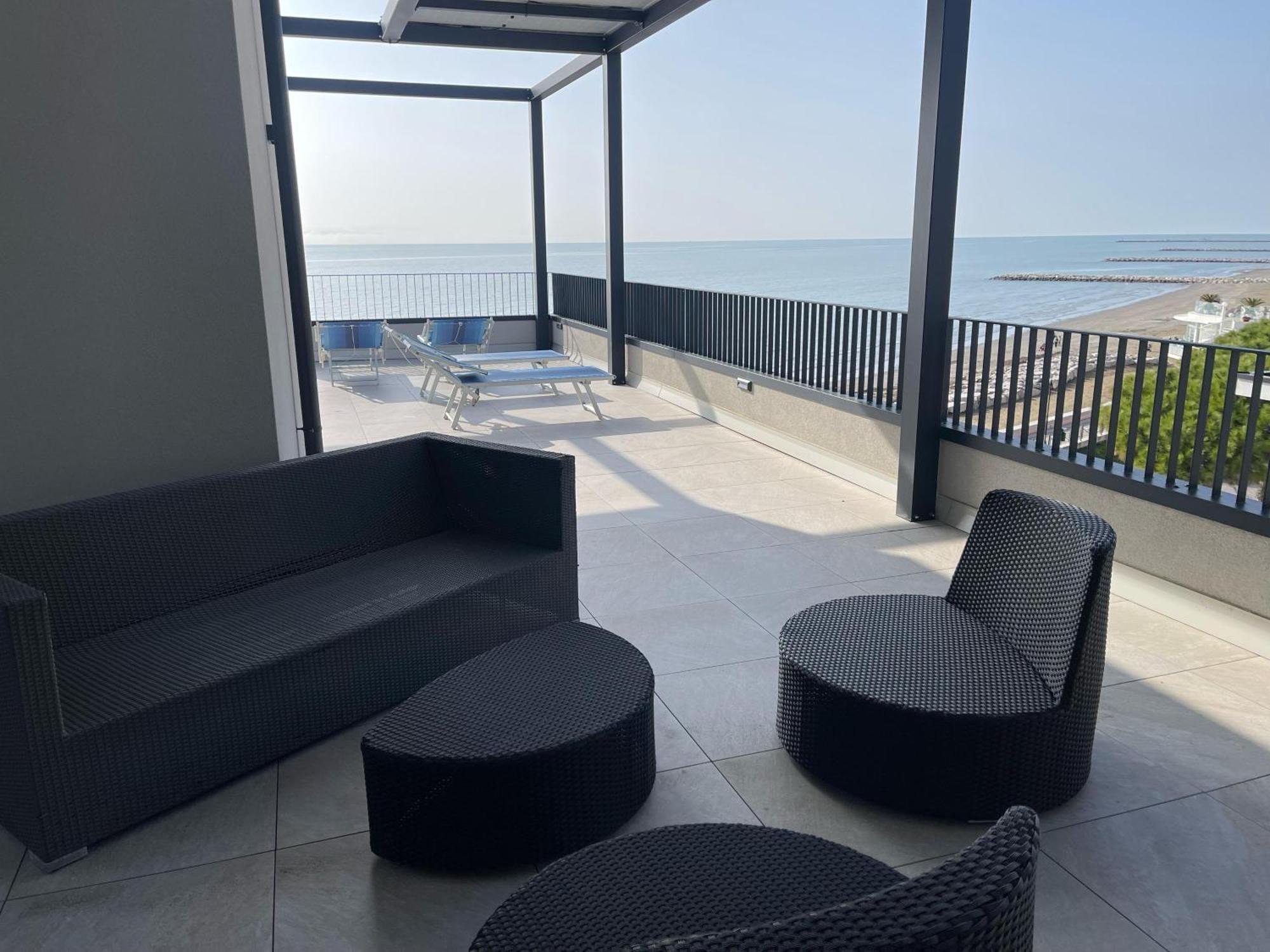 Nuovo Residence Serenissima Frontemare - Agenzia Cocal Caorle Eksteriør billede