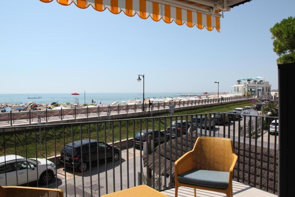 Nuovo Residence Serenissima Frontemare - Agenzia Cocal Caorle Eksteriør billede